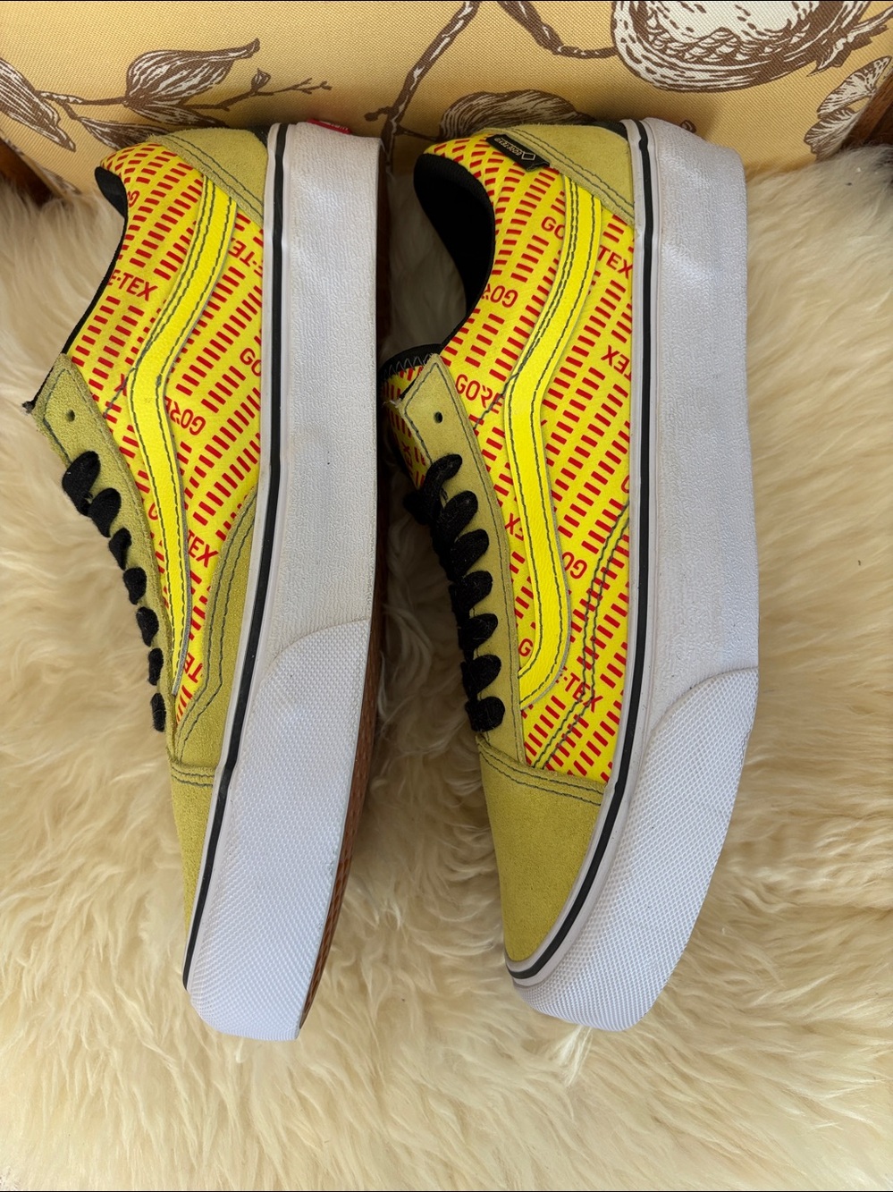 New Vans - Old Skool Gore-Tex 'Lemon Tonic/White
